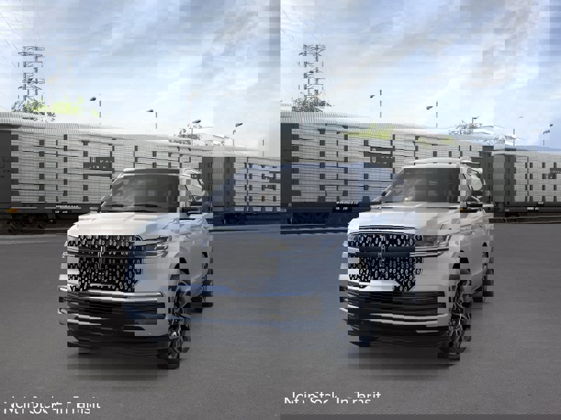 New 2026 Lincoln Navigator L Reserve AWD/4WD image 15