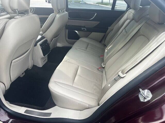 Used 2017 Lincoln Continental Select FWD image 18