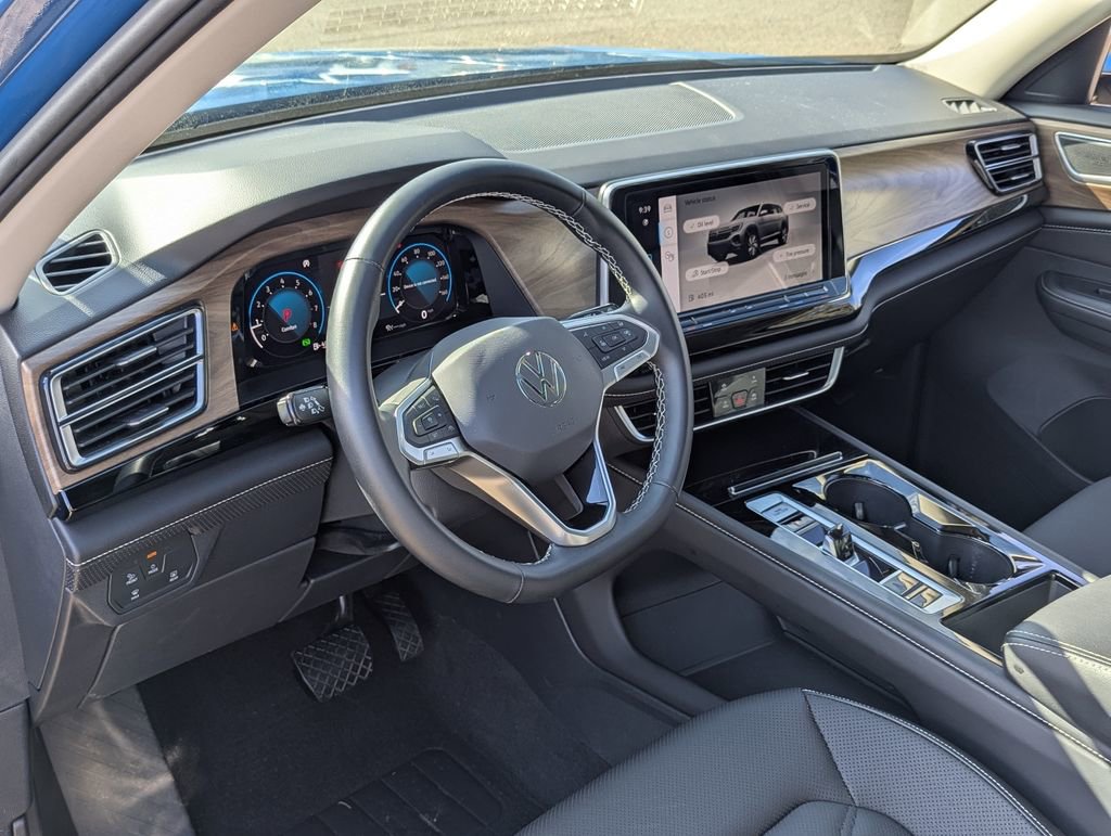 Used 2025 Volkswagen Atlas SE w/ Panoramic Sunroof Package AWD/4WD image 12