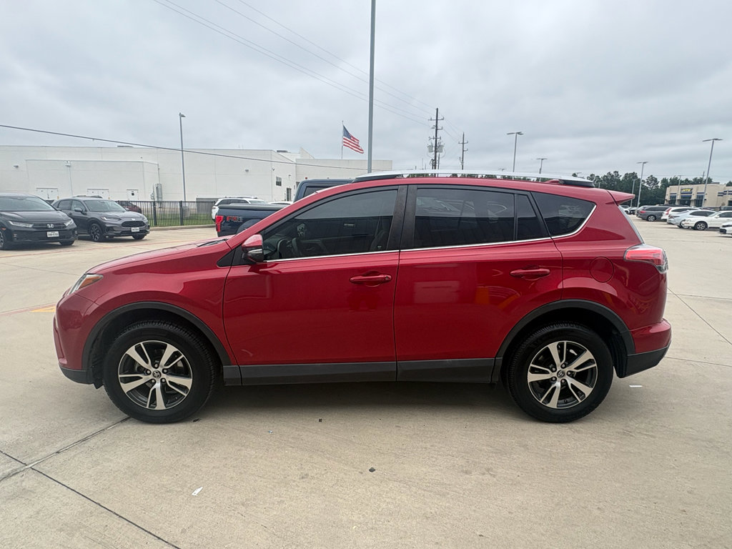 Used 2016 Toyota RAV4 XLE AWD/4WD image 5