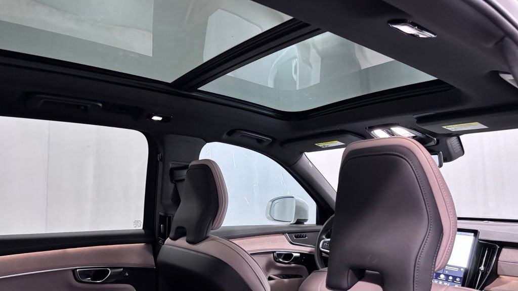 Certified 2025 Volvo XC90 B5 Core w/ Protection Package AWD/4WD image 26