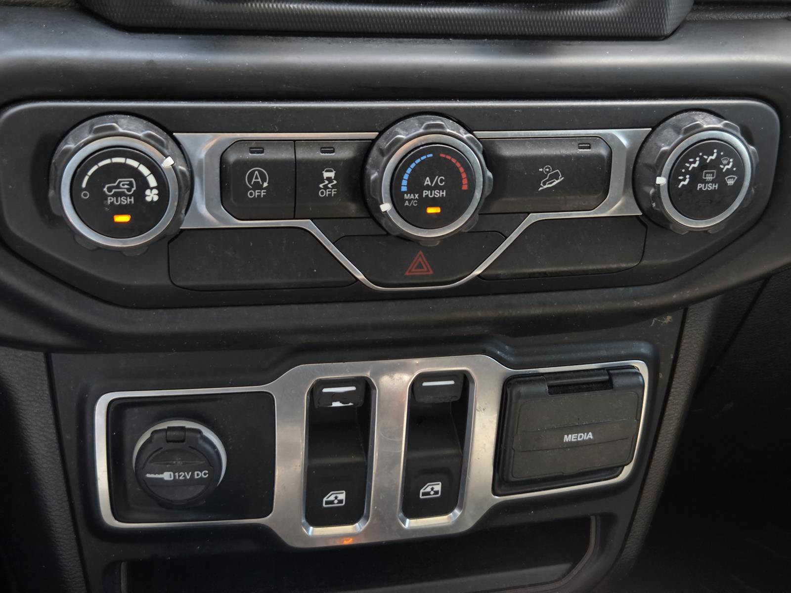 Used 2020 Jeep Wrangler Sport AWD/4WD image 22