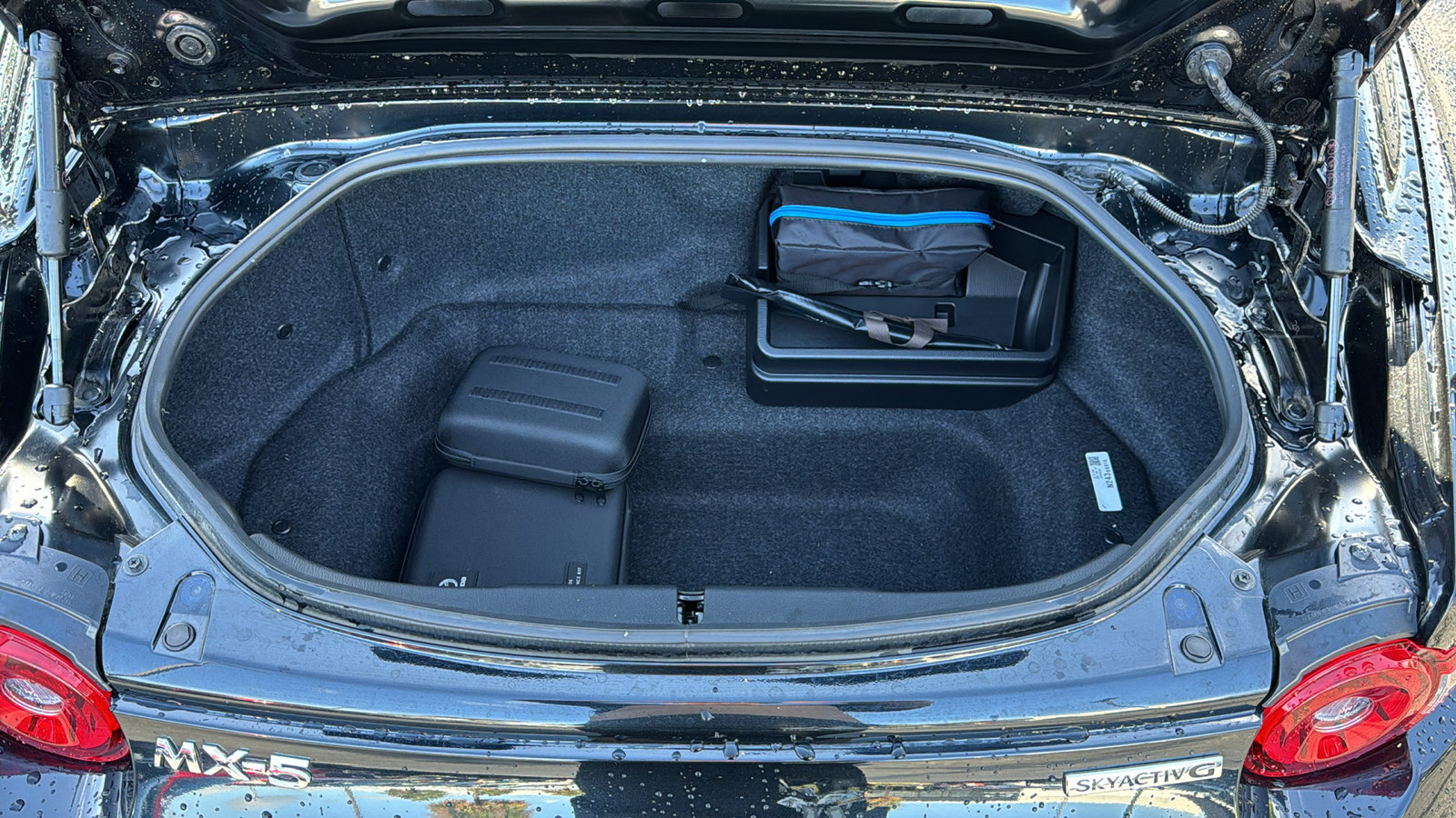 Certified 2025 MAZDA MX-5 Miata RF Grand Touring RWD image 30
