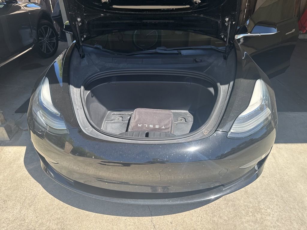 Used 2019 Tesla Model 3 Standard Range image 8