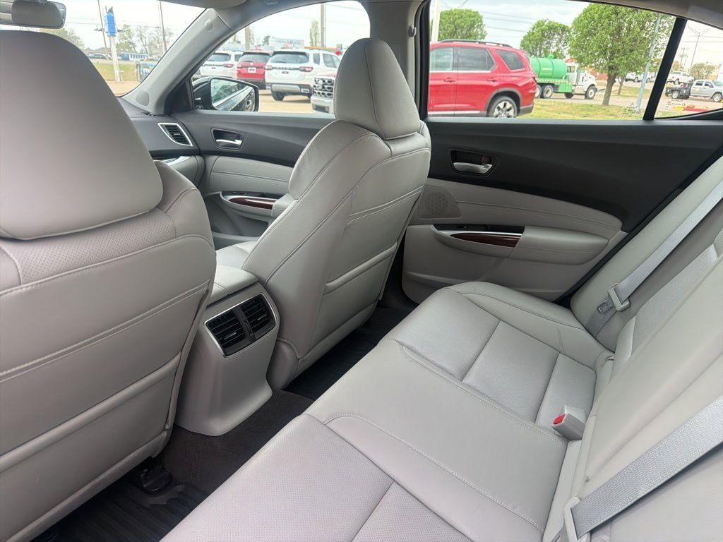 Used 2015 Acura TLX w/ Technology Package FWD image 18