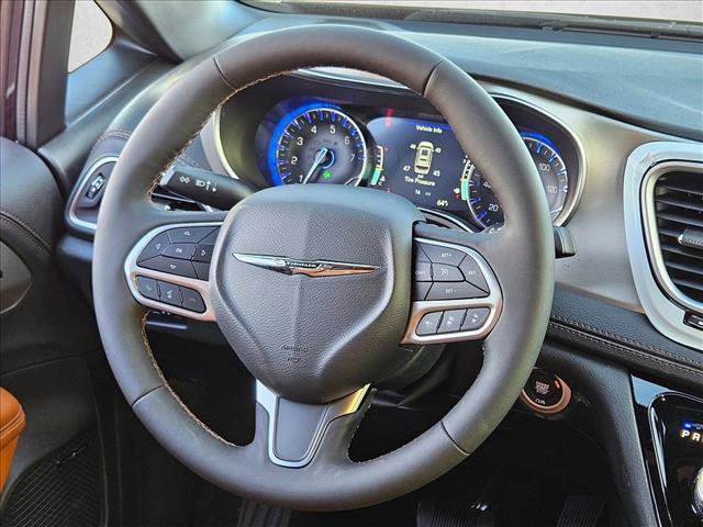 New 2026 Chrysler Pacifica Pinnacle image 11