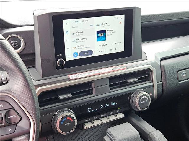 Used 2025 Toyota 4Runner SR5 AWD/4WD image 19