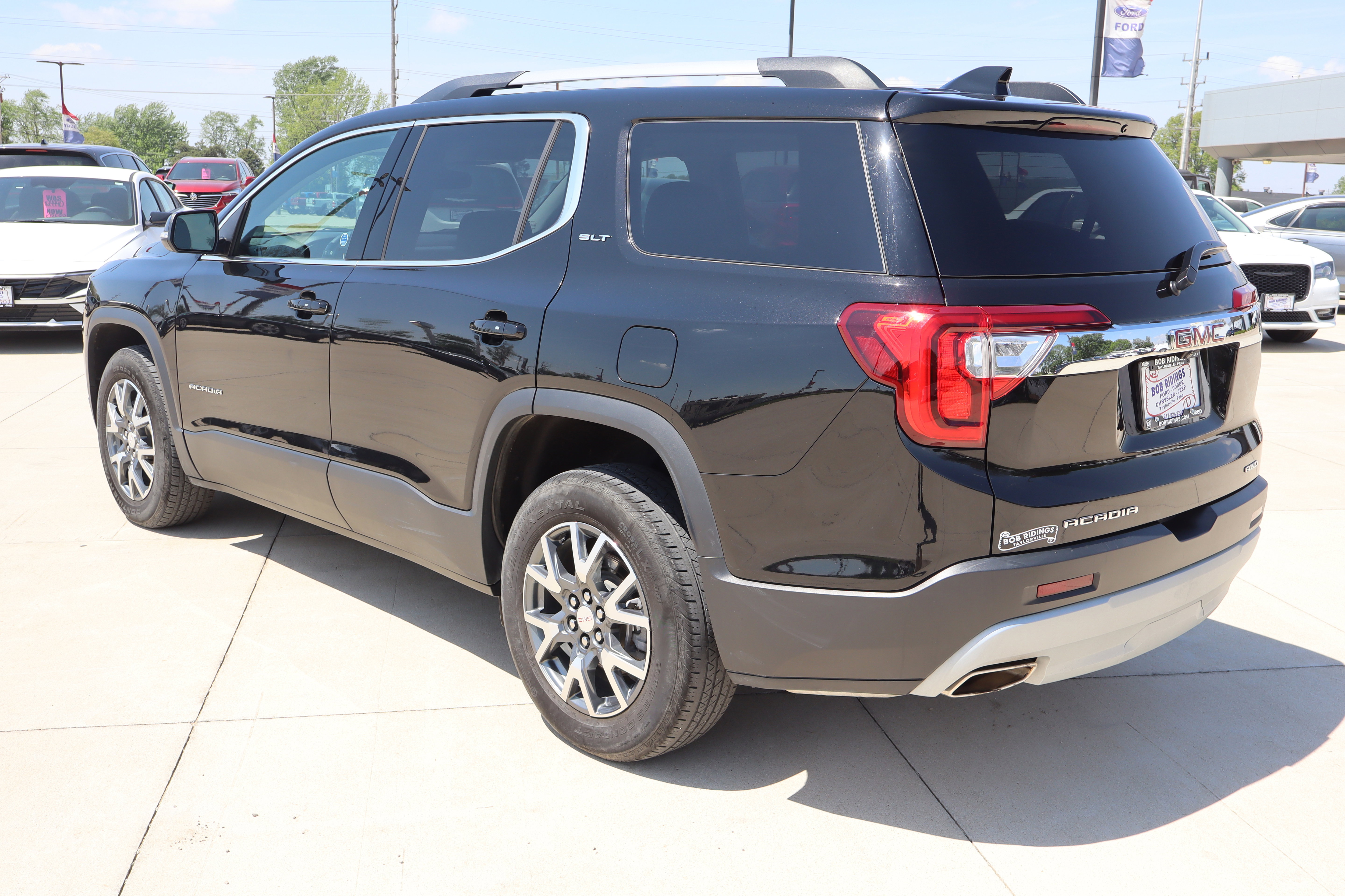 Used 2023 GMC Acadia SLT w/ Preferred Package AWD/4WD image 8