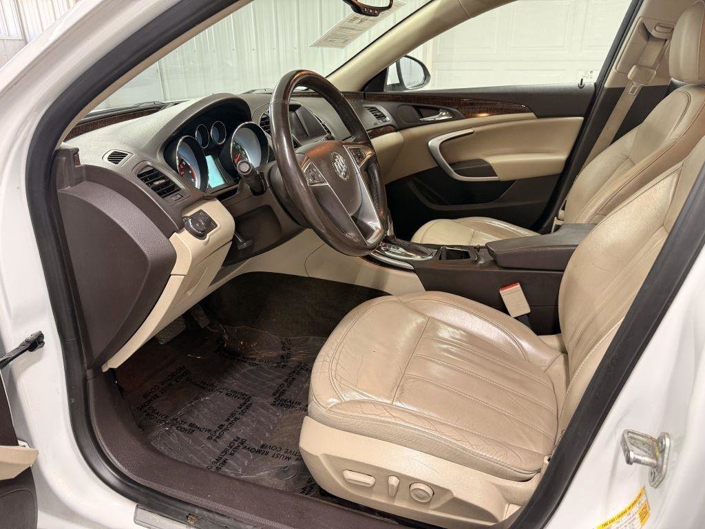 Used 2013 Buick Regal Premium image 10