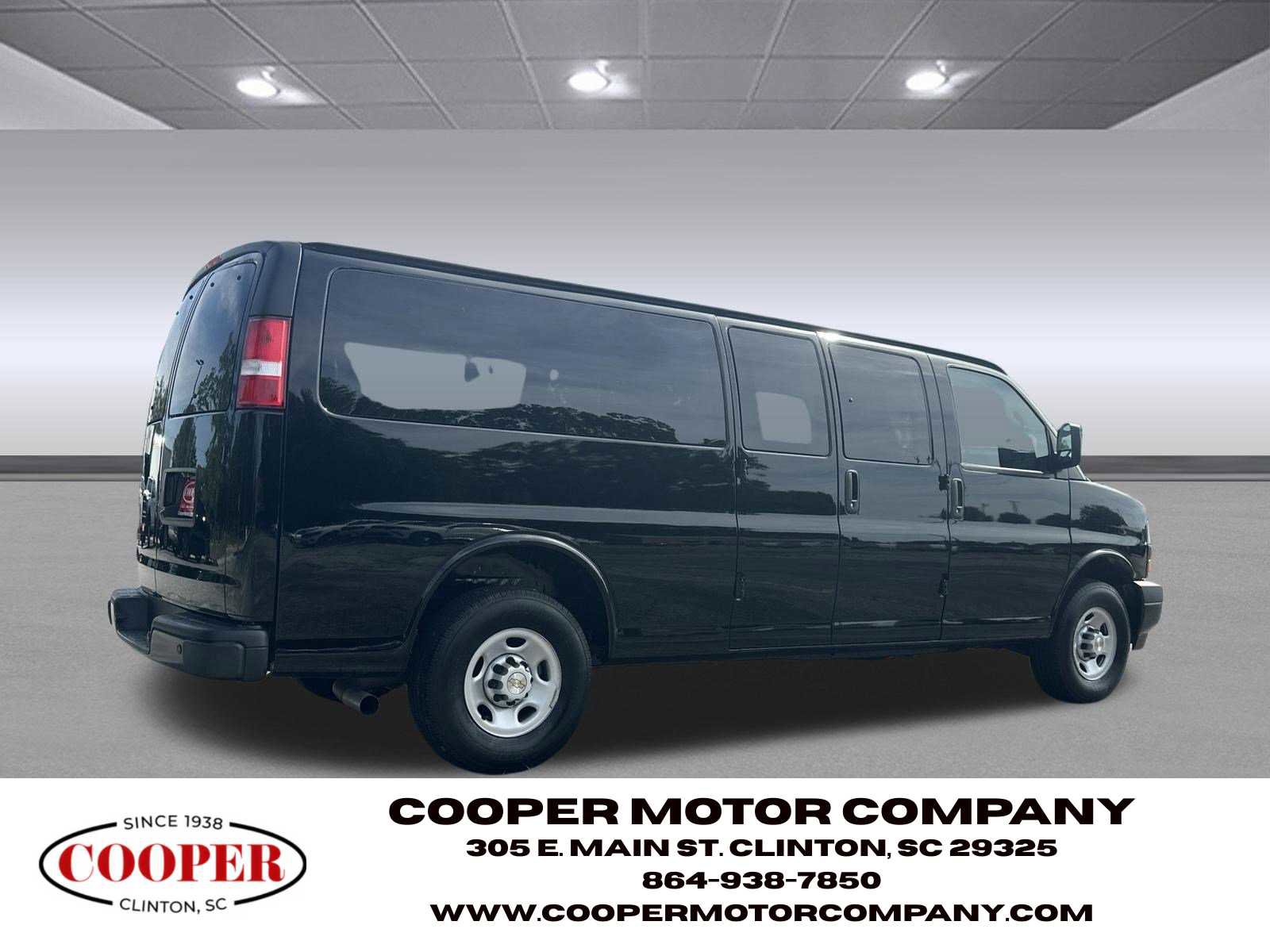 Used 2025 Chevrolet Express 3500 LS RWD image 5
