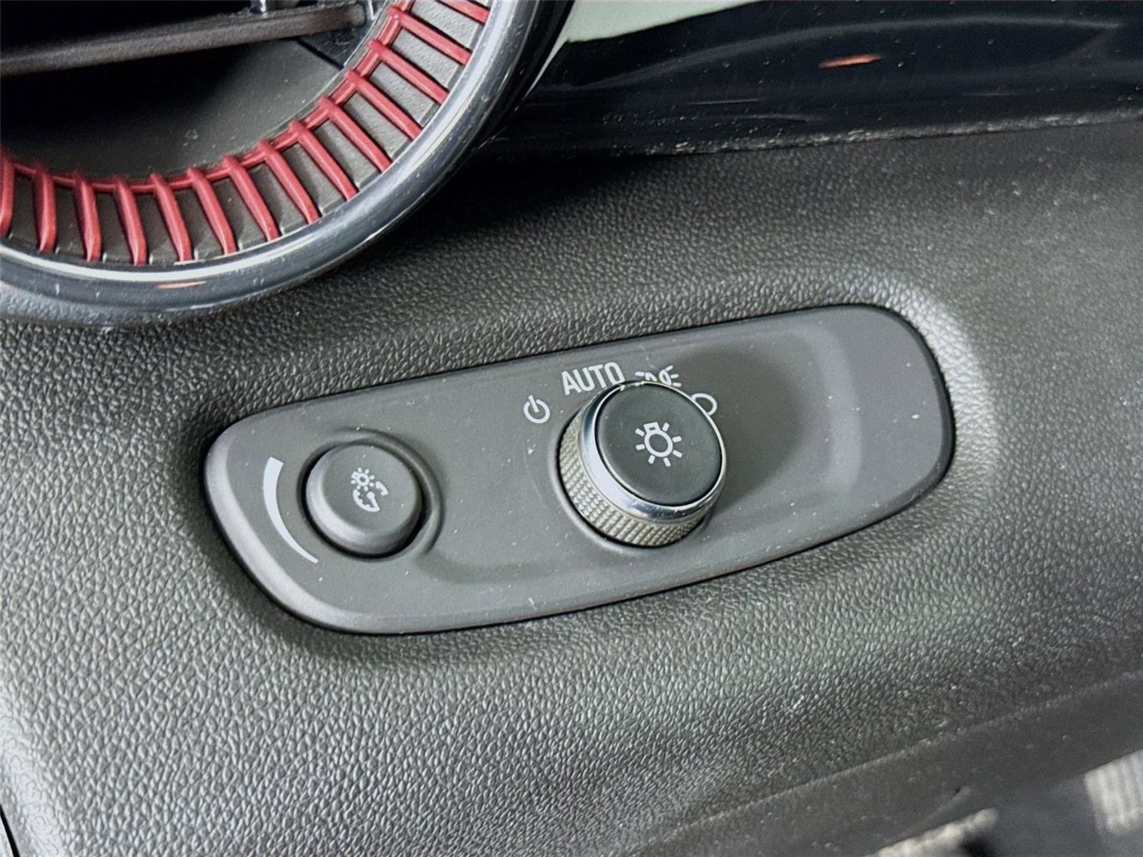 Used 2024 Chevrolet Trax RS w/ Driver Confidence Package image 12