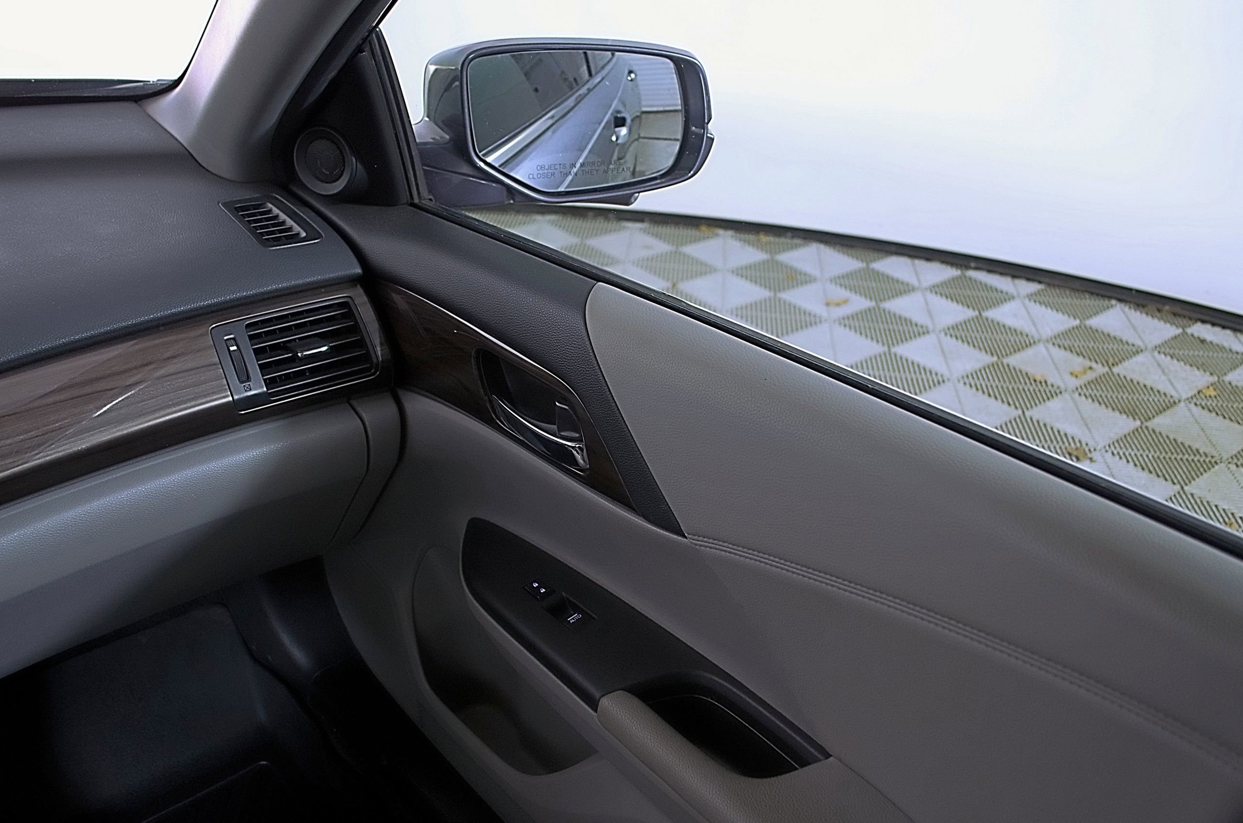 Used 2017 Honda Accord EX image 18