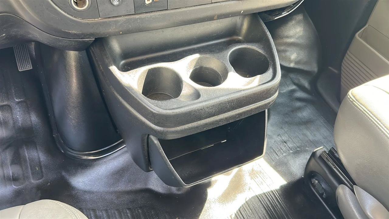 Used 2019 Chevrolet Express 3500 Extended w/ Driver Convenience Package RWD image 30