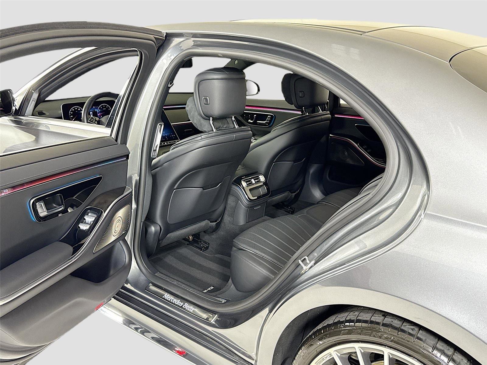 Used 2023 Mercedes-Benz S 500 4MATIC w/ AMG Line image 25