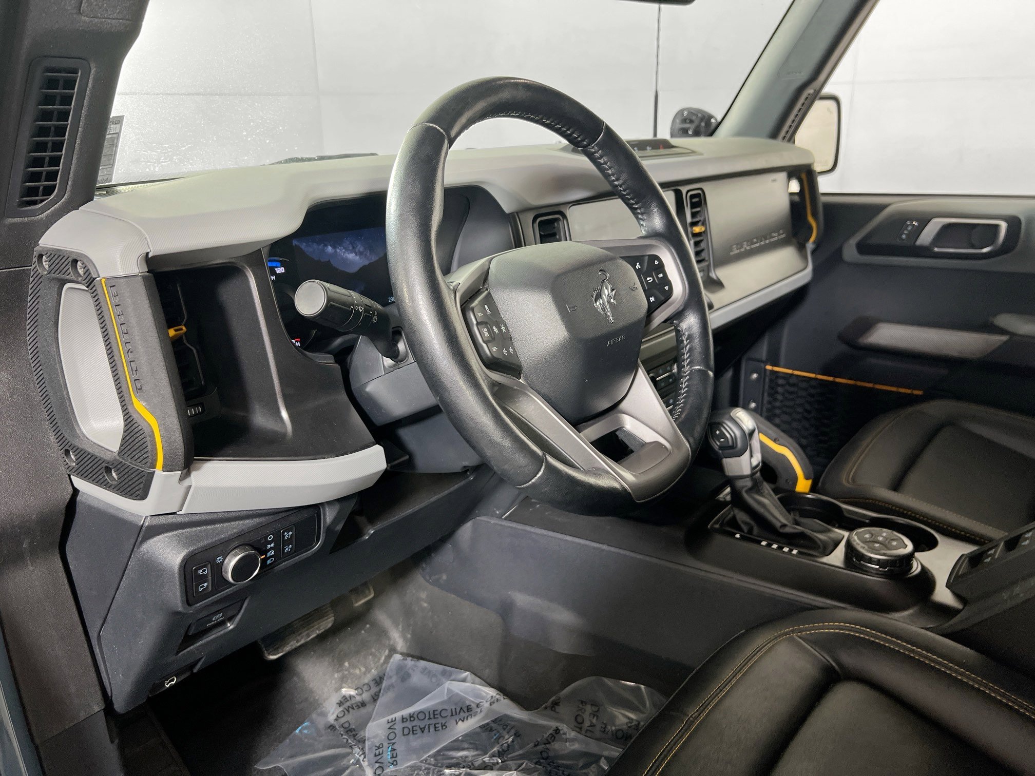 Used 2022 Ford Bronco Badlands image 9