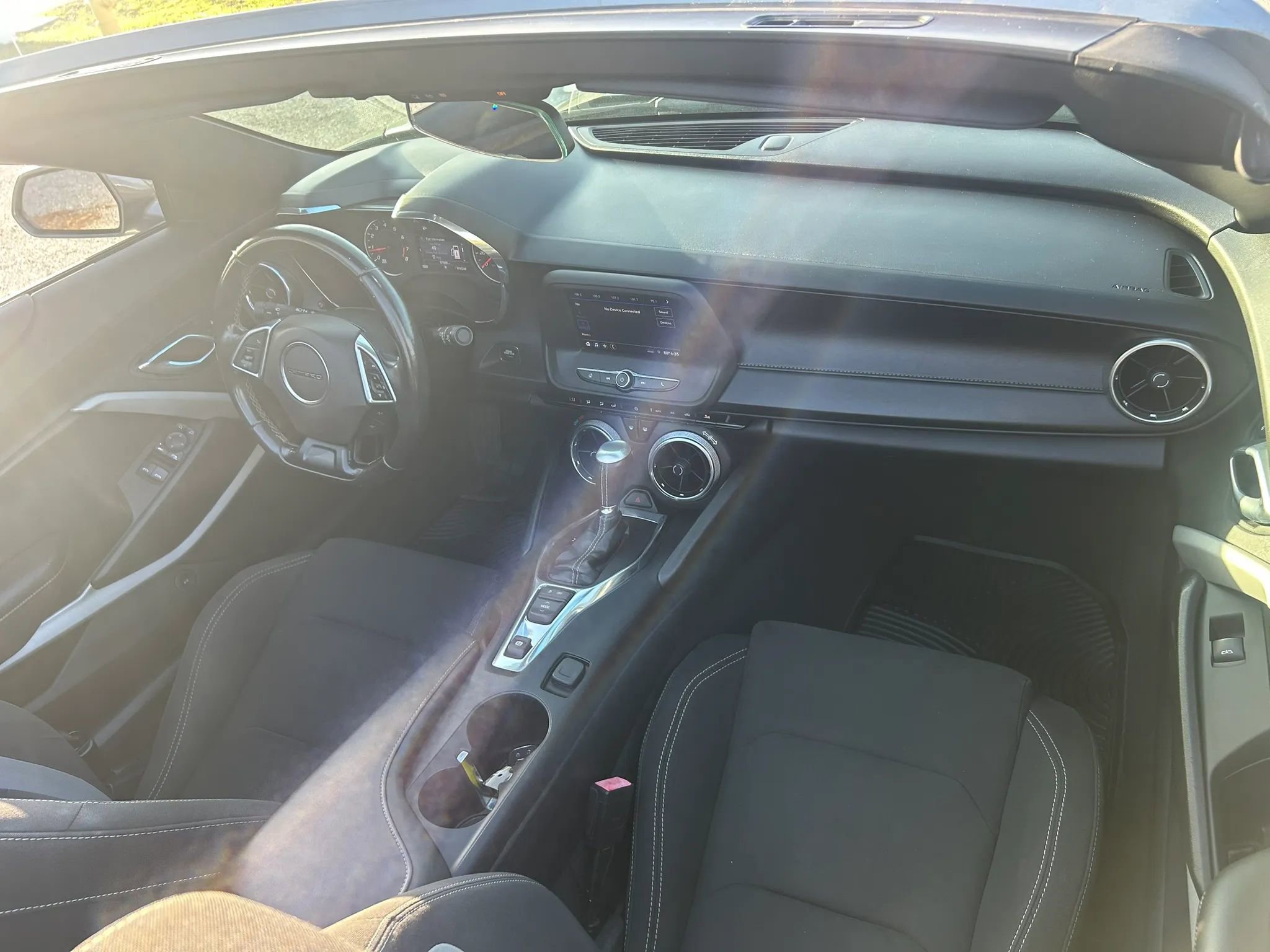 Used 2020 Chevrolet Camaro LT RWD image 6