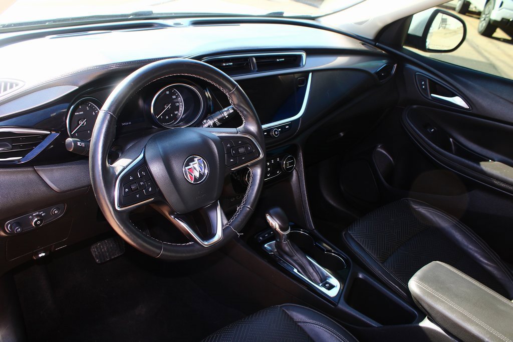 Used 2021 Buick Encore GX Essence image 2