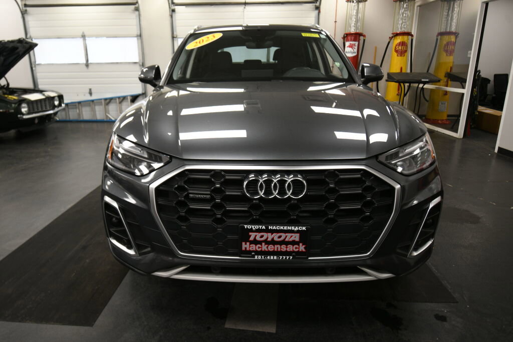 Used 2023 Audi Q5 2.0T Premium w/ Convenience Package AWD/4WD image 3
