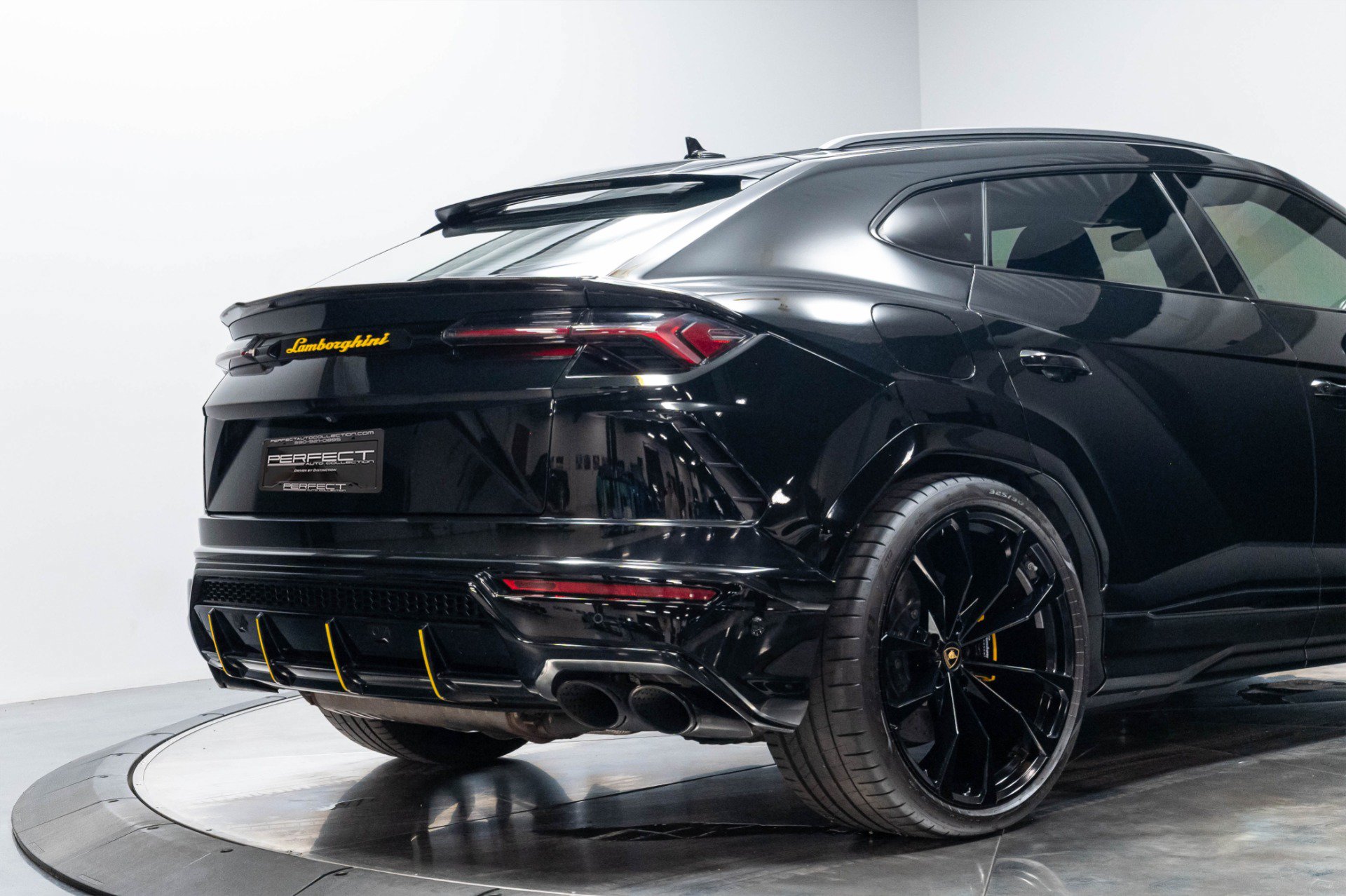Used 2019 Lamborghini Urus AWD/4WD image 30