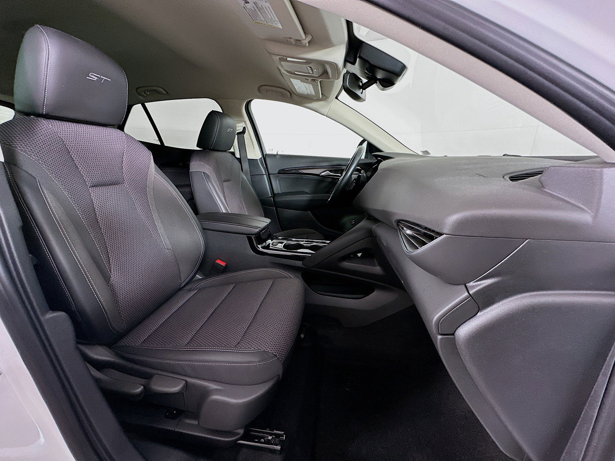 Used 2023 Buick Envision Preferred w/ Sport Touring Package image 30