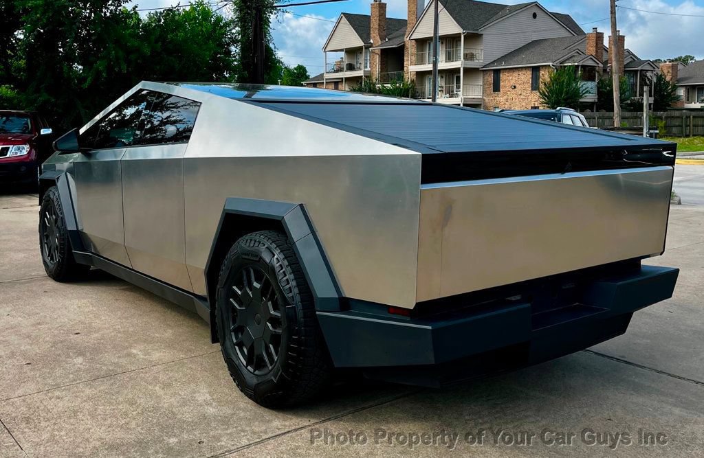 Used 2025 Tesla Cybertruck AWD Crew Cab image 10