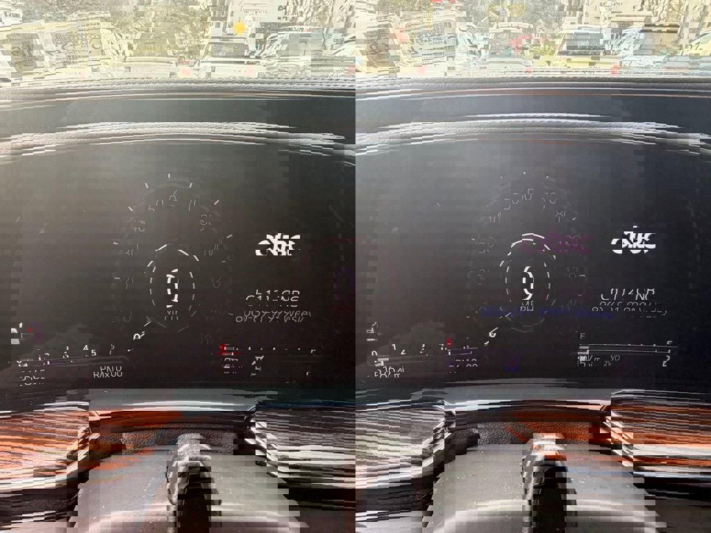 Used 2023 Cadillac Escalade Premium Luxury image 15