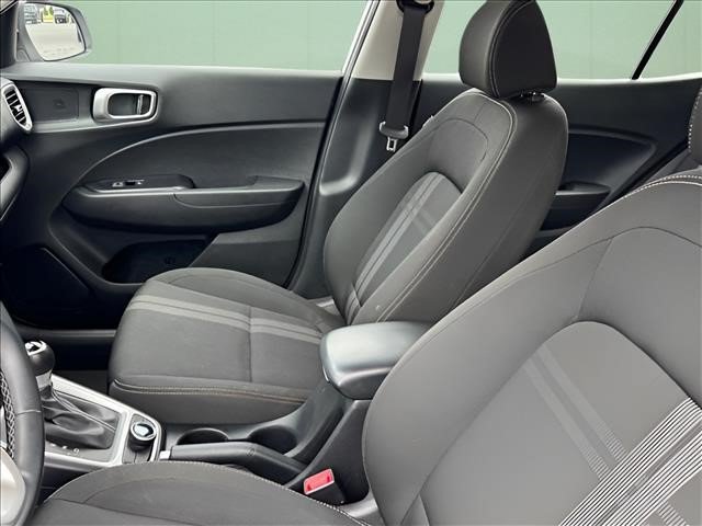 Certified 2024 Hyundai Venue SEL FWD image 9