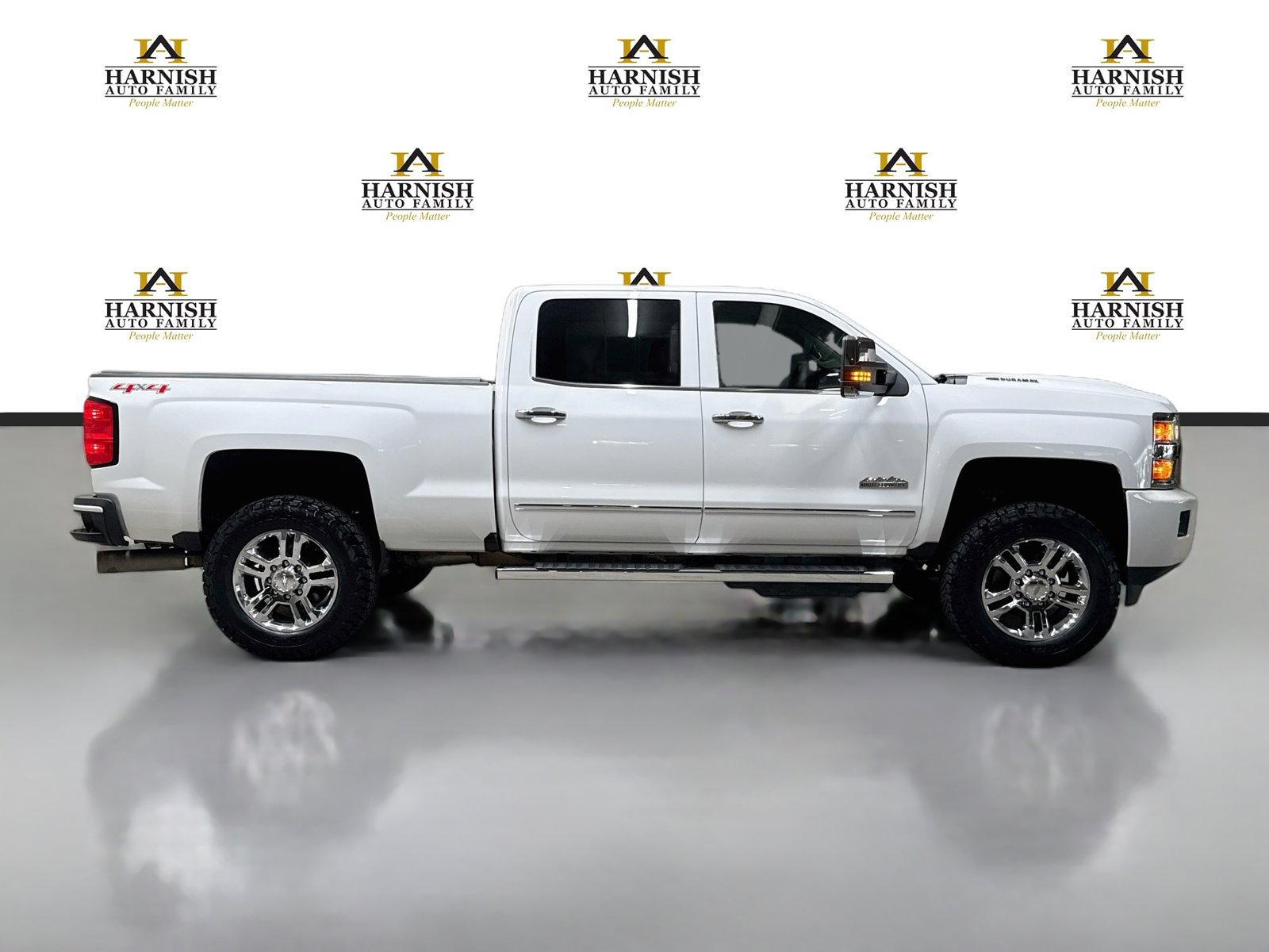 Used 2017 Chevrolet Silverado 2500 High Country w/ Duramax Plus Package AWD/4WD image 5