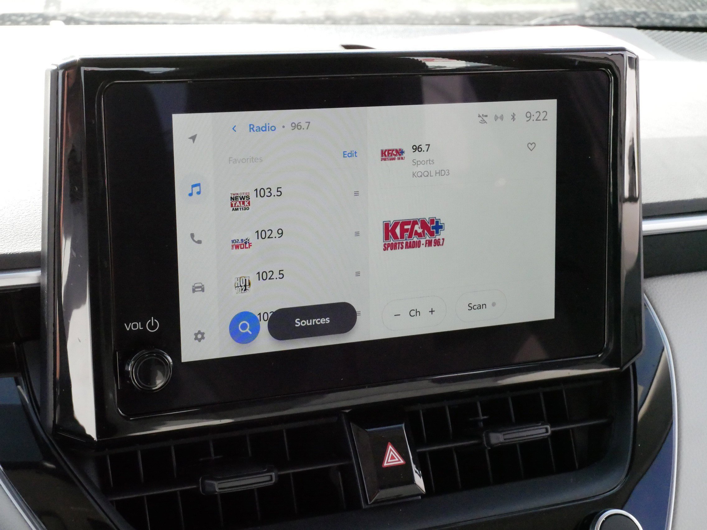 Used 2025 Toyota Corolla LE FWD image 22