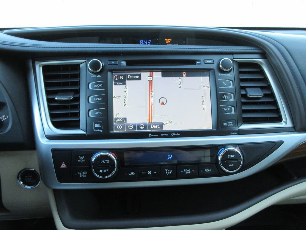 Used 2017 Toyota Highlander Limited image 32