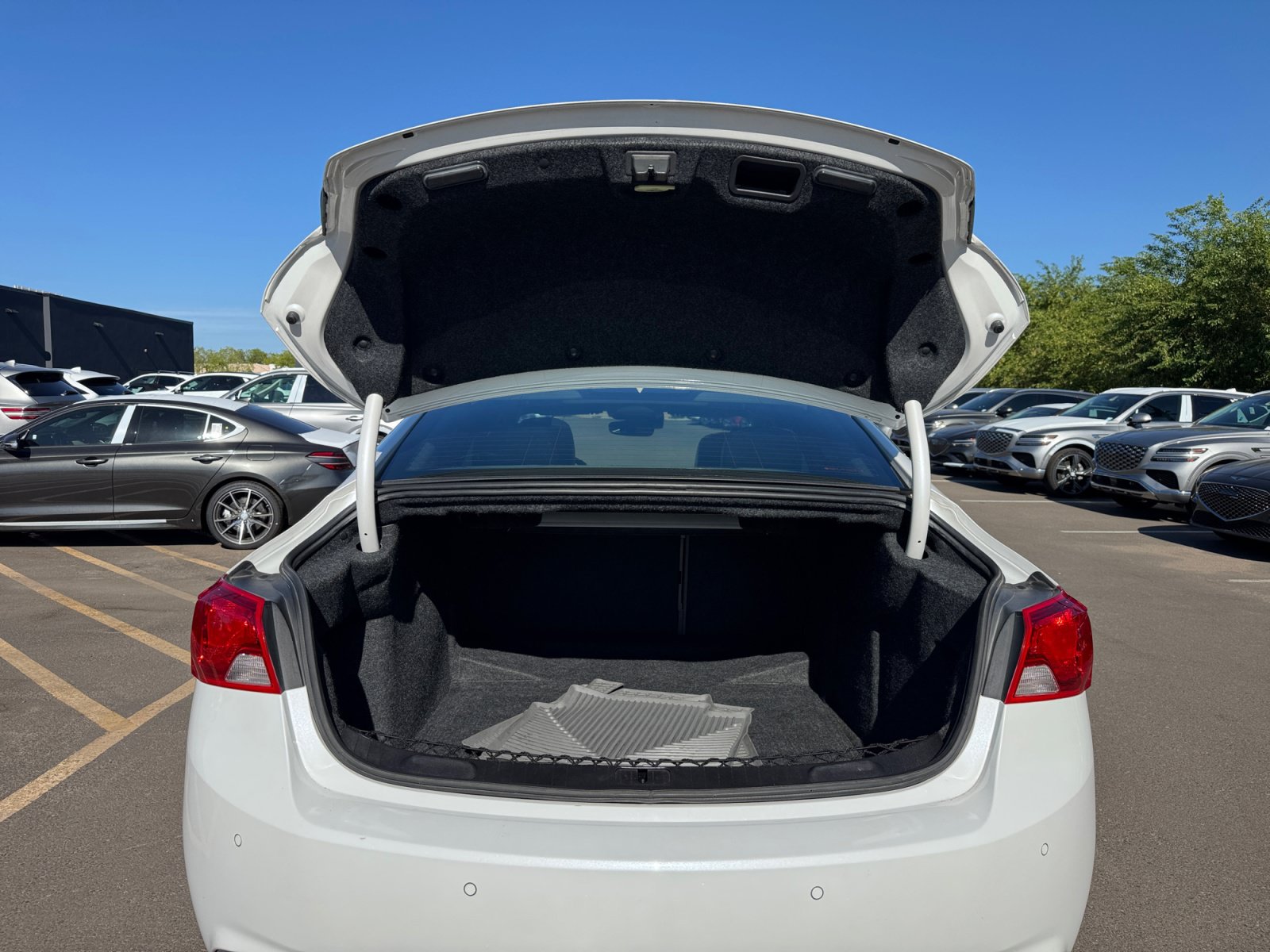 Used 2017 Chevrolet Impala Premier w/ Enhanced Convenience Package FWD image 34