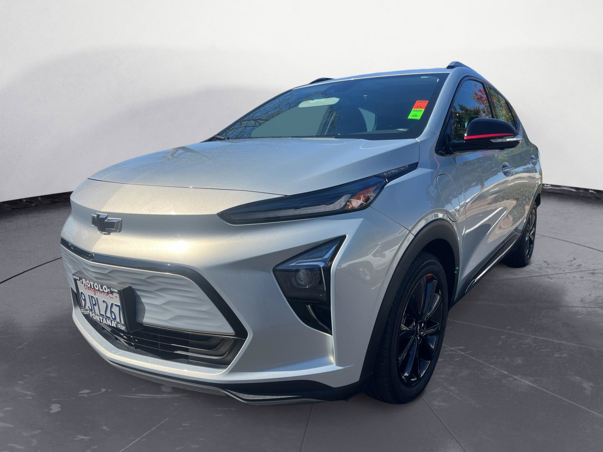 Used 2023 Chevrolet Bolt EUV Premier w/ Sun & Sound Package FWD image 3