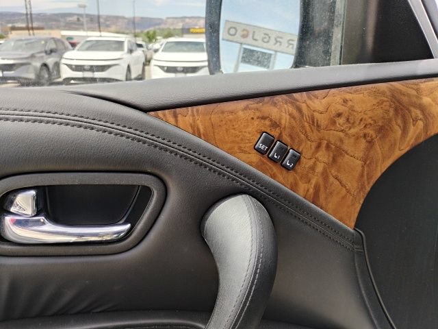 Used 2023 Nissan Armada SL w/ Captain's Chairs Package AWD/4WD image 18