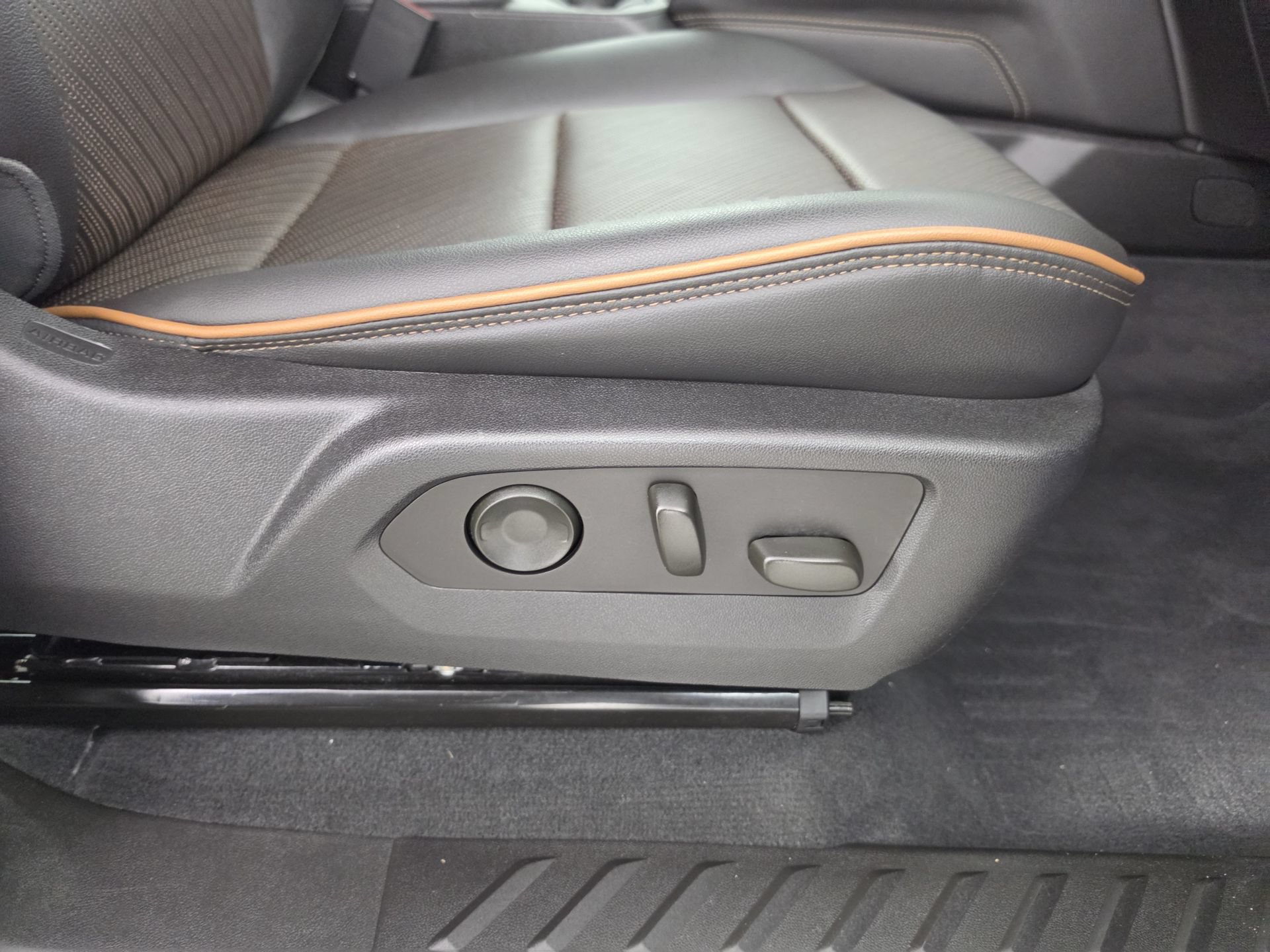 Used 2023 GMC Canyon AT4 w/ AT4 Premium Package AWD/4WD image 44