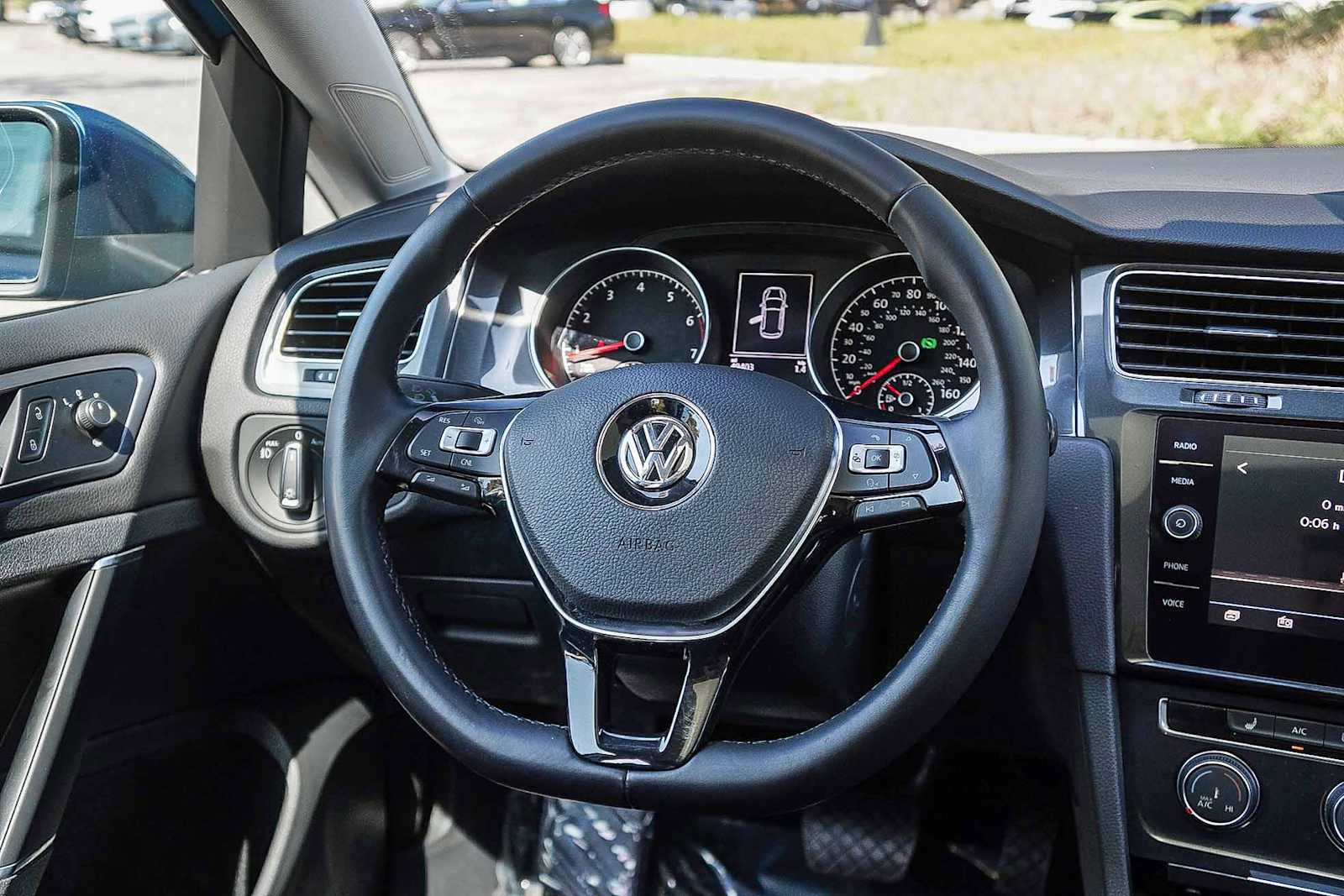 Used 2018 Volkswagen Golf SE FWD image 15