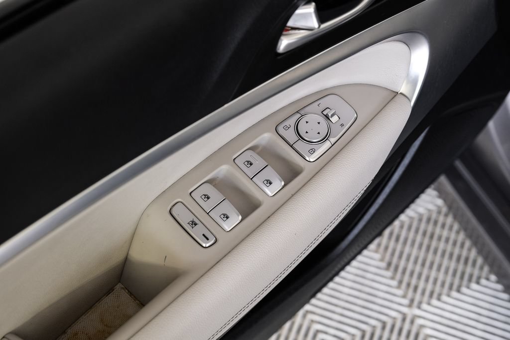 Used 2024 Genesis G70 2.5T RWD image 50