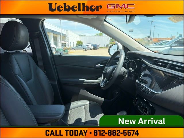 Used 2022 Buick Encore GX Essence w/ Experience Buick Package AWD/4WD image 2