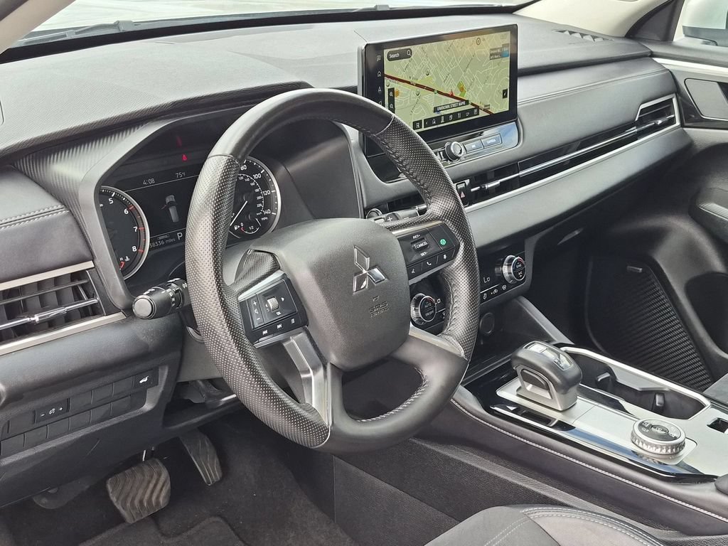 Used 2025 Mitsubishi Outlander SE AWD/4WD image 15