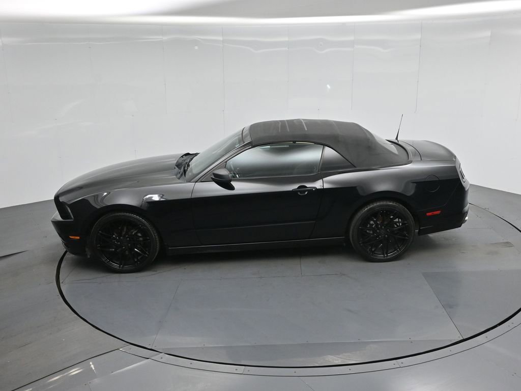 Used 2014 Ford Mustang Convertible w/ Equipment Group 102A image 38