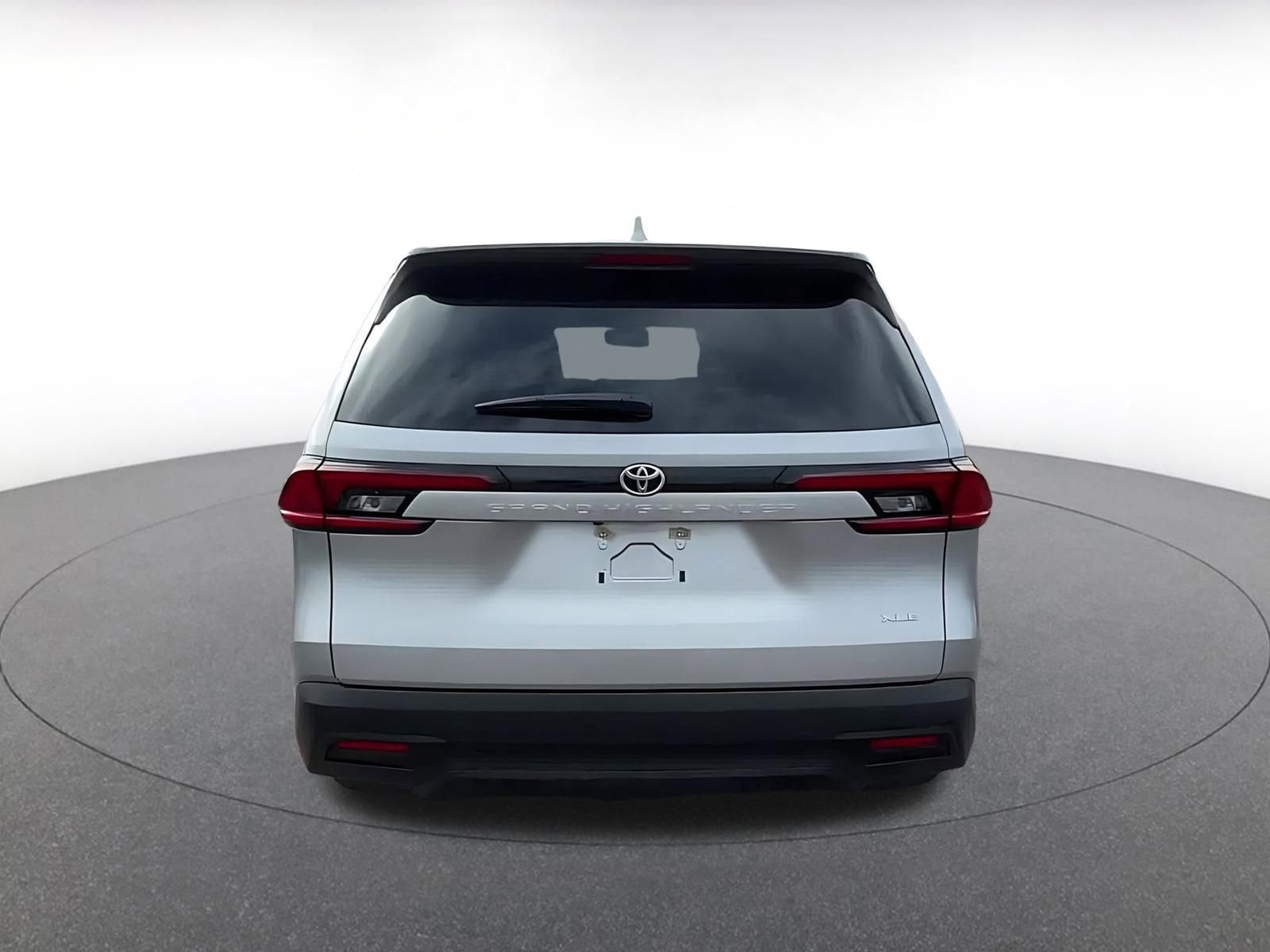 Used 2025 Toyota Grand Highlander FWD image 12