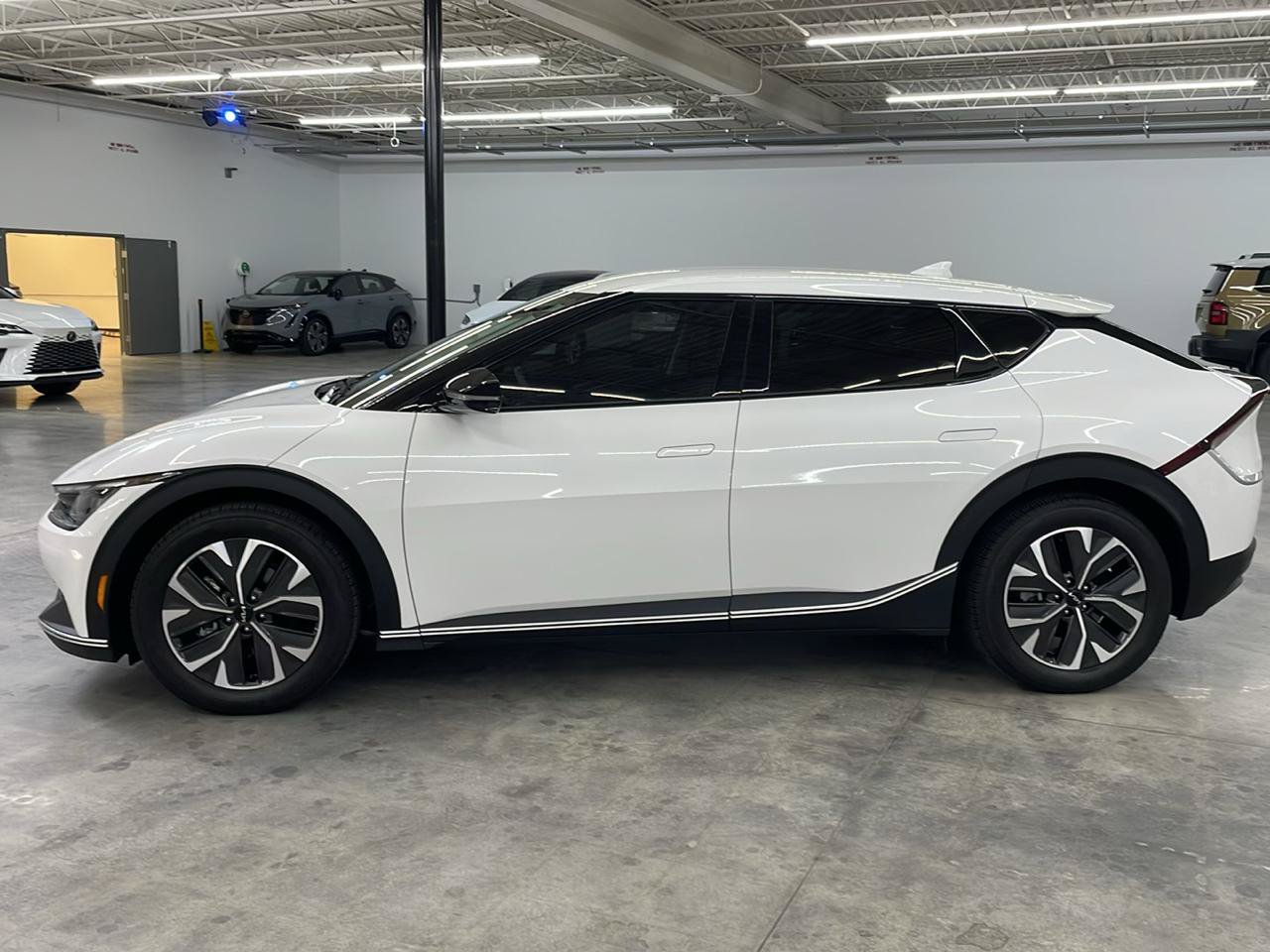 Used 2024 Kia EV6 Light RWD image 11