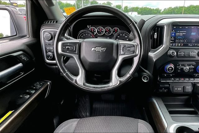 Used 2022 Chevrolet Silverado 1500 LT Trail Boss w/ Convenience Package II AWD/4WD image 9