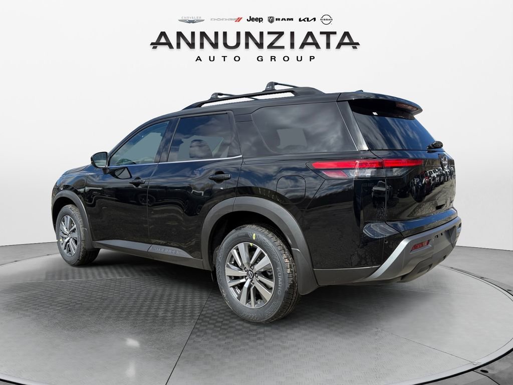 New 2026 Nissan Pathfinder SL image 3