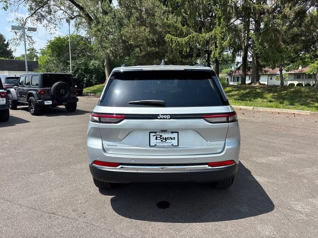 New 2026 Jeep Grand Cherokee Laredo X AWD/4WD image 31