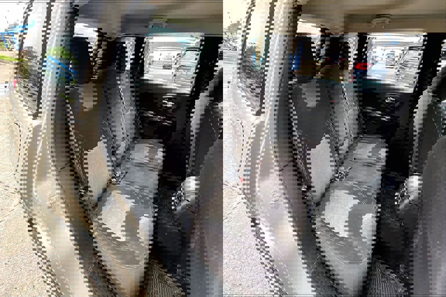 Used 2015 Jeep Cherokee Sport image 20