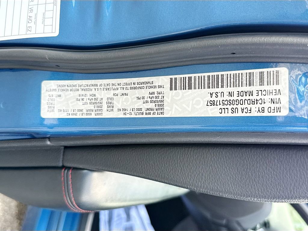 Used 2025 Dodge Durango GT AWD/4WD image 37