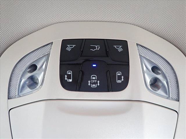 Used 2019 Chrysler Pacifica Touring-L FWD image 22