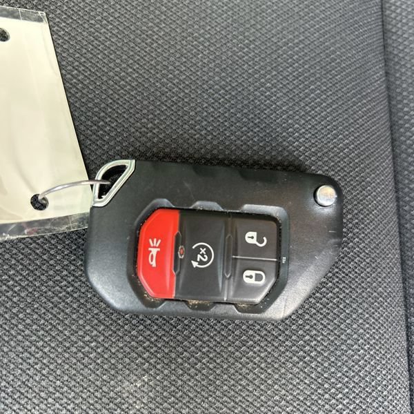 Used 2023 Jeep Gladiator Sport AWD/4WD image 23