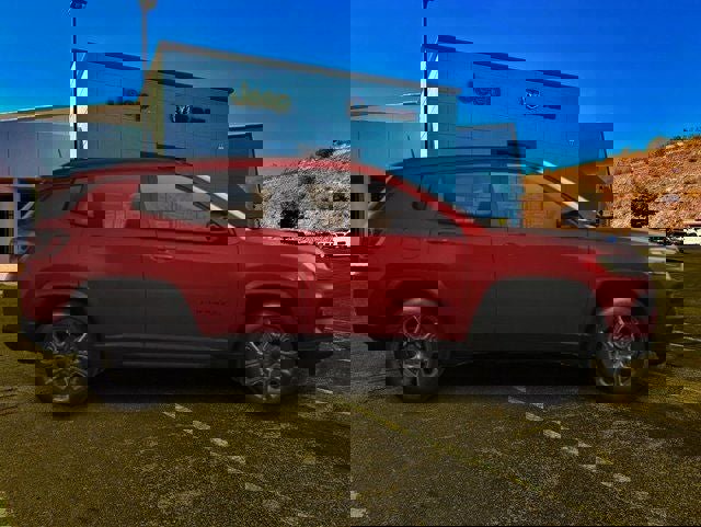 New 2026 Jeep Compass Latitude image 2