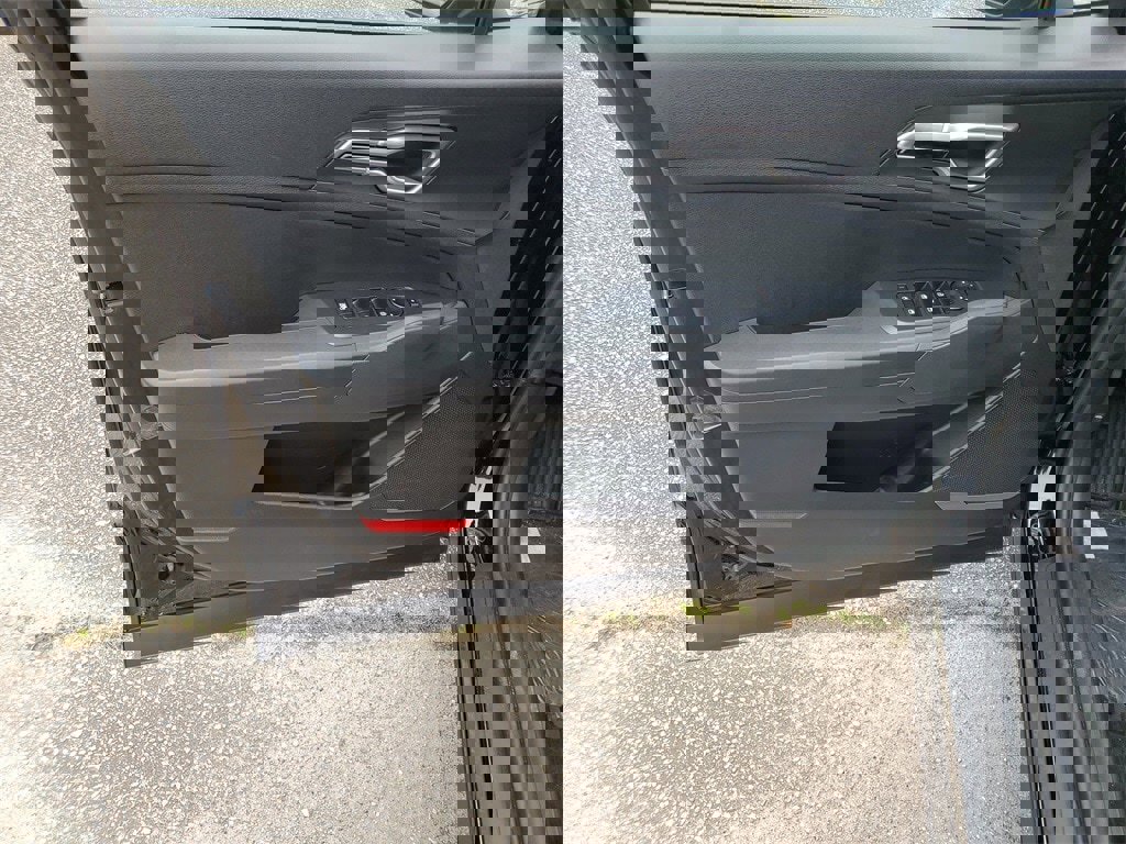 New 2026 Kia Sportage LX image 8